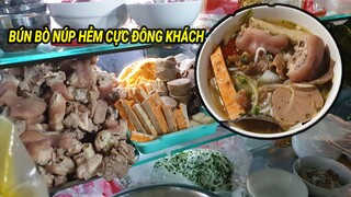 Bún bò Huế núp hẻm siêu ngon không phải ai cũng biết