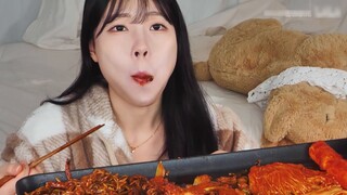 【SULGI】Yang terlezat hari ini adalah bayi gurita goreng pedas~