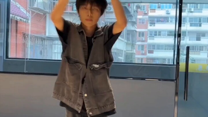 The latest tomboy's wish to cover the summer dance MV has finally come true