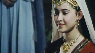 A clip of the Twelve Muqams from the classic movie "Amani Shahan", in which a Ming Dynasty official 