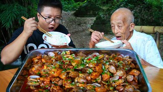 [Makanan]|Kerang Batik + Ayam? Kuahnya Segar!