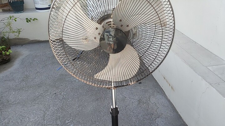 18" Standard Terminator Stand Fan