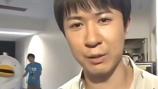 Đừng tỏ ra người lớn như thế.