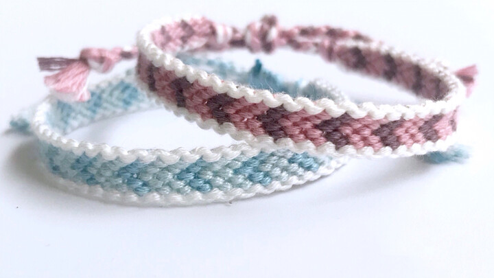 Sugar & Heart Wrist Bracelet Knitting. Super Girlish