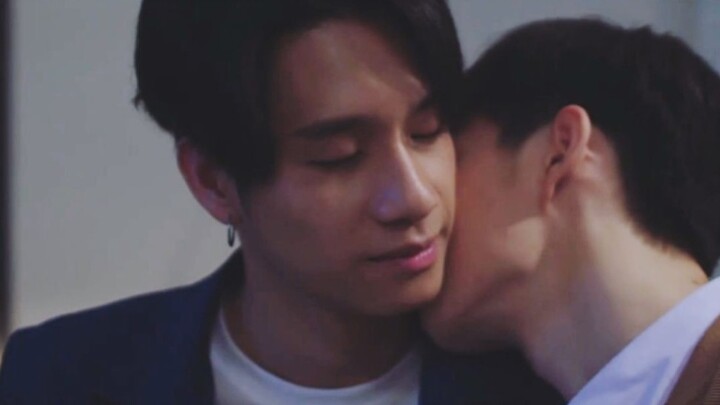 [Love scheming] I can only kiss with my neck