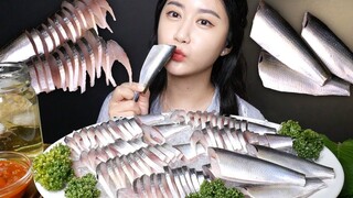 [ONHWA] The sound of chewing sashimi of spotted croaker!