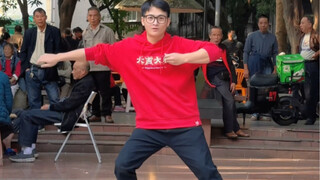 Xiaotang challenges the smooth break dance