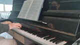 Trải nghiệm gì khi chơi "Thousand Sakura" với cây đàn piano trường trị giá 800 tệ