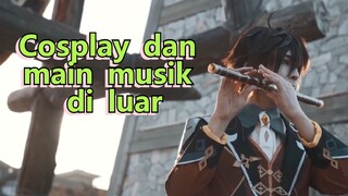 Cosplay dan main musik di luar