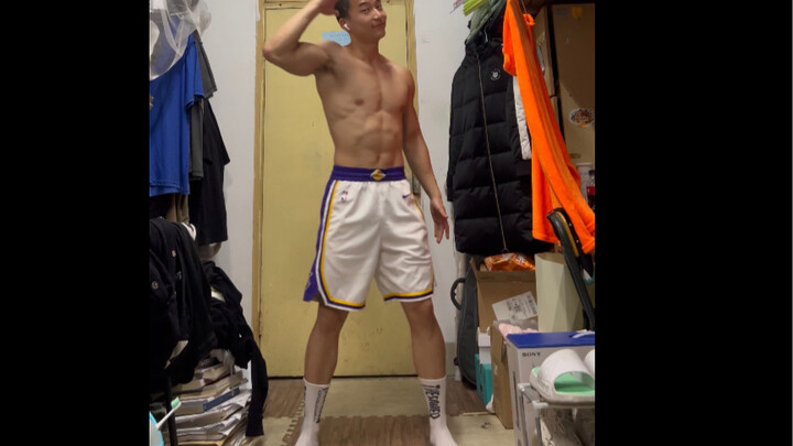 Hangzhou Dianzi University male god gesture dance applied to compete!!!