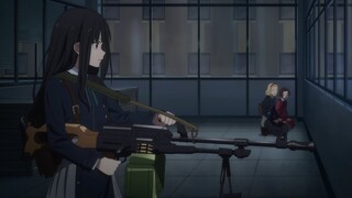 Takina ignores orders and shoots a machine gun / Lycoris Recoil