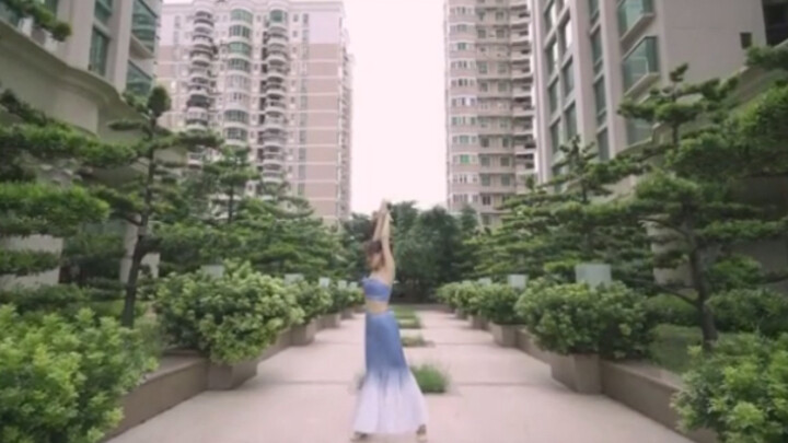 This is a cover of "Two Drops of Water", a representative group of the Dai people, performed by Minz