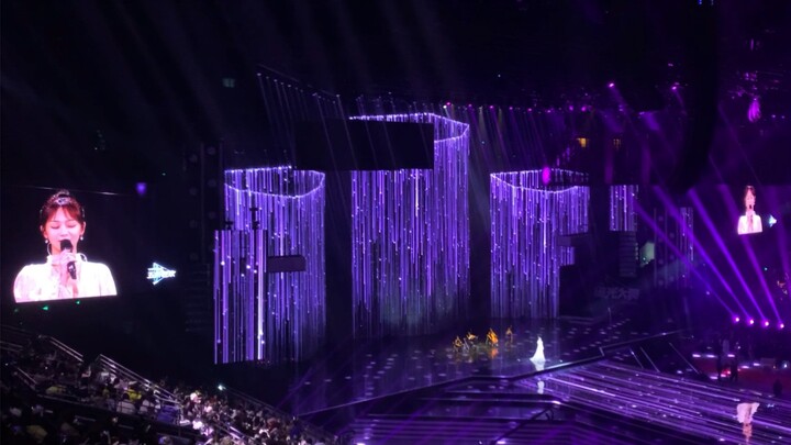 [Yang Zi] 2020 Tencent Starlight Awards {Solo + Chorus with Xiao Zhan} HD