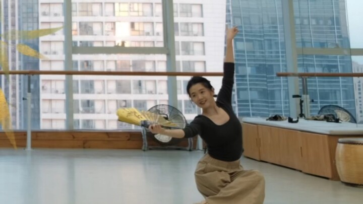 【สนุกให้เต็มที่】ฟังเพลง “สนุกให้เต็มที่” อีกครั้ง เพลงนี้ตั้งใจอุทิศให้กับคนรู้จักคนแรกของเรา (ต้นฉบ