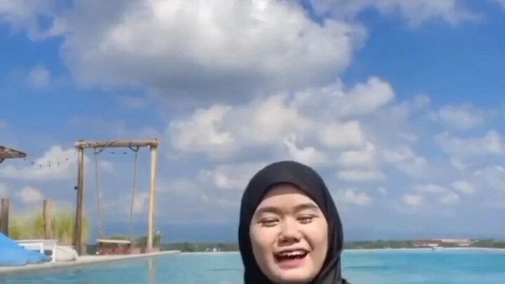 berenang gaya kodok ni😋