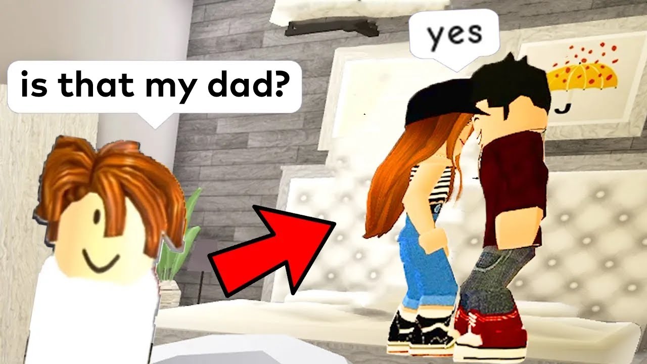 Spying on ROBLOX ONLINE DATERS as a BABY in BROOKHAVEN RP! 