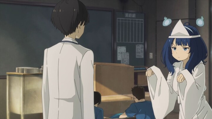 After changing clothes, she shows them to the male lead first and shares snacks with him. Is this st