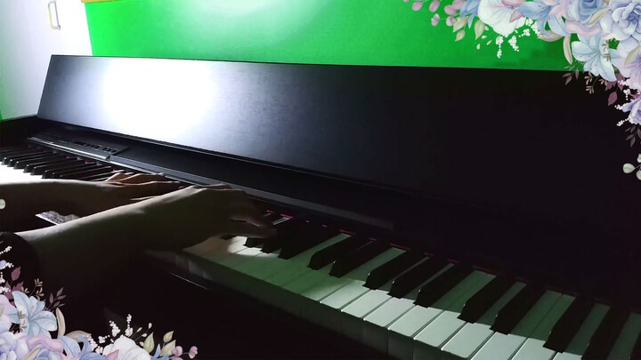 Pertunjukan piano dasar "Flower Dance"