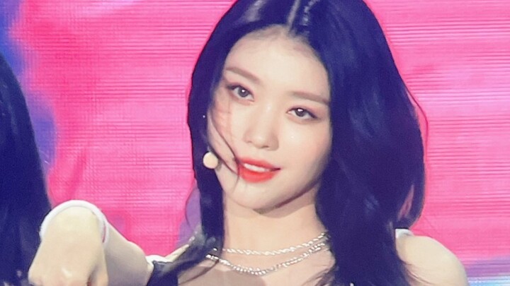 Rambut hitam Shen Xiaoting langsung memikat seluruh dunia