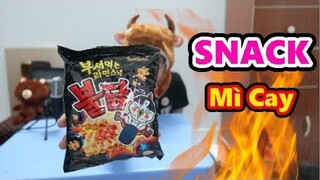 LẦN ĐẦU ĂN SNACK MÌ SIÊU CAY SAMYANG || VŨ LIZ TV