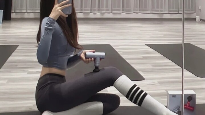 Ini aku datang, ini aku datang, mengenakan celana yoga~