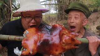 [Makanan]|Bakar Anak Babi Panggang Selama 3 Jam, Wangi Sekali!