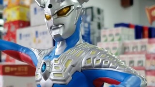 Giá trị lớn cho tiền! Hình kỷ niệm 10 năm của Ultraman Zero Ultraman Zero.