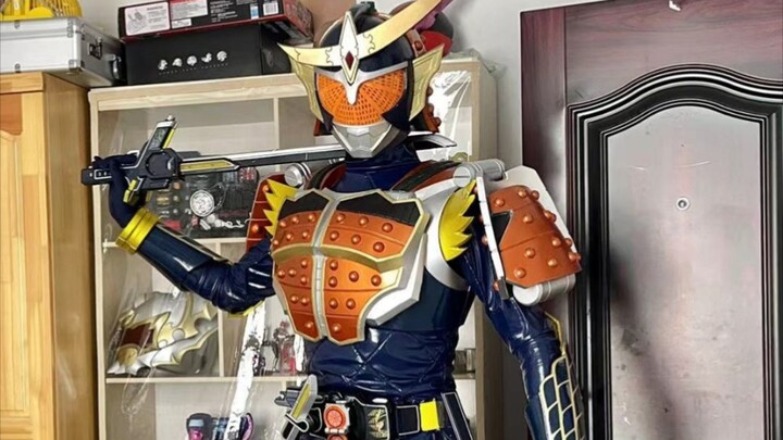 [Kamen Rider Leather Case Trial] Transformed into Kamen Rider Gaim half-painted and half-leather cas