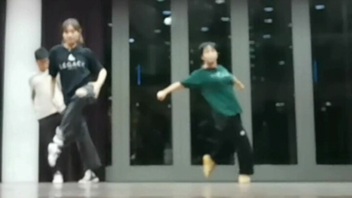 38岁老阿姨学街舞的第5个月，不管了我要开始freestyle了