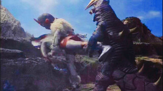 A list of 9 battles where aliens and monsters beat Ultraman together (2V1)