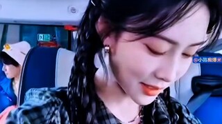 Meng Ziyi's face: I don't know if the program group that put the seat belt is the Running Man "Runni