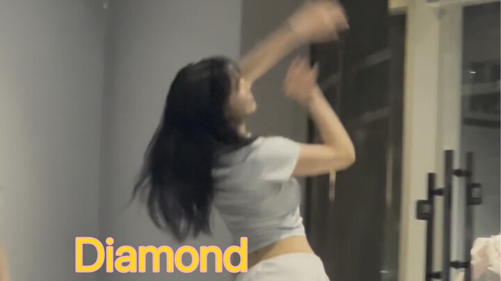 I was so happy after dancing to "Diamond" that I couldn't fall asleep until midnight. I have insomni
