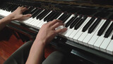 "Croatian Rhapsody" dimainkan oleh seorang pria dengan piano