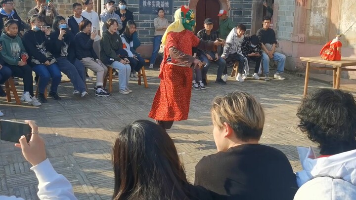 Trích đoạn clip nhảy Nuo