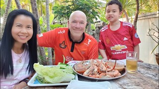 กุ้งเผาหนึ่งกิโลน้ำจิ้มแซ่บๆ ฝรั่งย่างกุ้งให้กินค่ะอร่อยเกลี้ยงถาด Grilled King Prawns