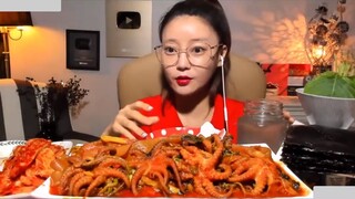 Thưởng thức một đóa bạch tuộc sốt cay #mukbang #ASMR