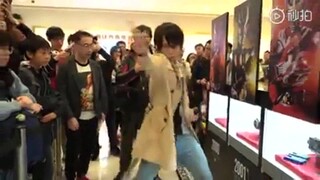 历代骑士变身动作模仿