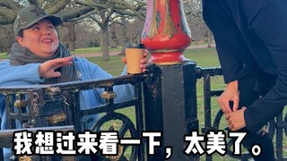 英国女士用这个词，说出中国舞跨越语言的魅力。