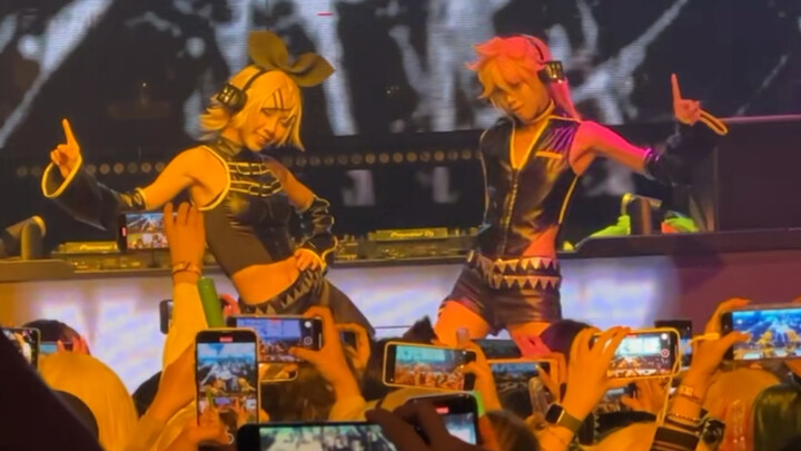 【Original Choreography】GimmexGimme accidentally entered the Kagamine Twins concert! ?