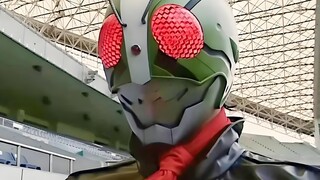 Check out those Kamen Riders who don’t shout transformation!!