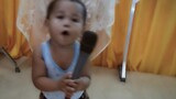 viral na 2 years old na bata .  napagaling kumanta
