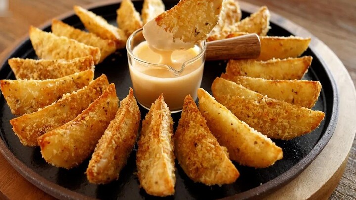 Delicious! Garlic Cheese Potatoes! Crispy on the outside and soft on the inside, absolutely deliciou