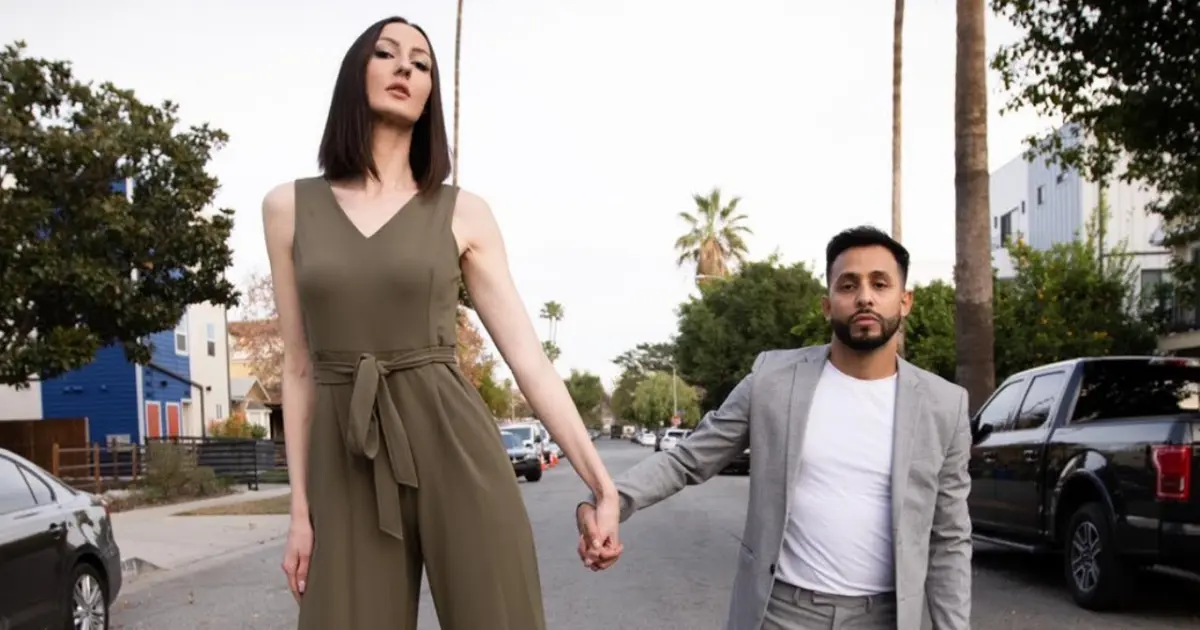 Short Boyfriend Problems | Anwar Jibawi - Bilibili Short Boyfriend Problems | Anwar Jibawi - Bilibili