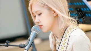 Video terbaru ROSÉ menyanyikan "The Only Exception" dirilis