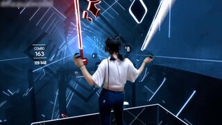 Beat Saber dengan lagu Pharrell "Happy" level sulit