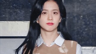 Kim Jisoo. Sebenarnya secantik apa Kim Jisoo itu? 