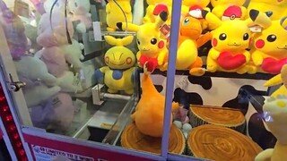 HUGE Xtreme Claw machine on SKILL Mode!