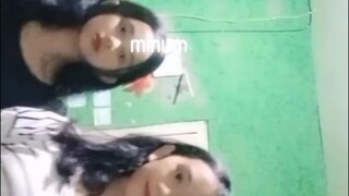 gak jelas