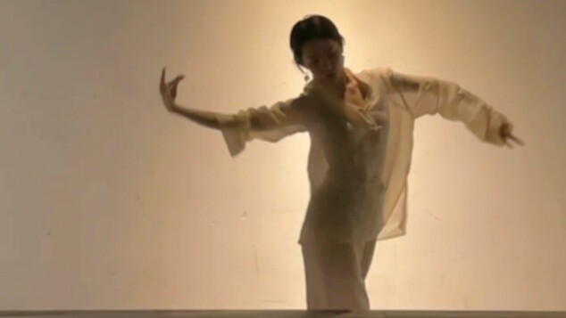 Ancient dance of Along the River During the Qingming Festival｜Which of the two versions do you like?