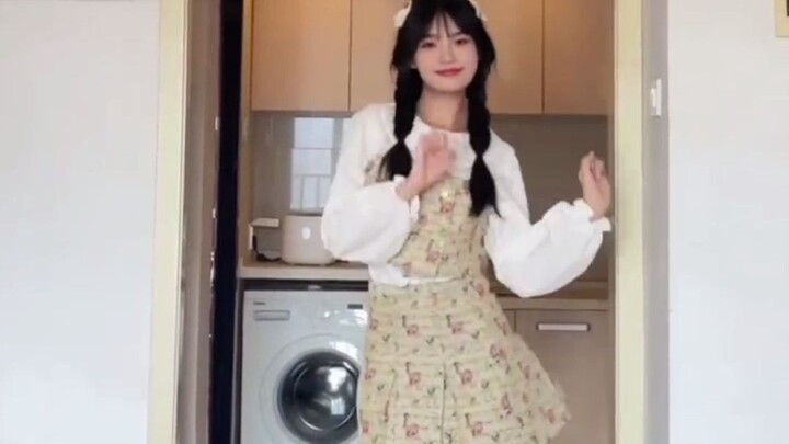This is a cute and simple dance that anyone can do! Dance outfits and love dance